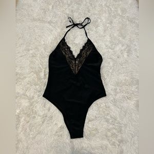 Relleciga women’s one piece swimwear with lace detail  size SMALL color black.
